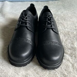 NWT Maddison Black Oxford Shoes